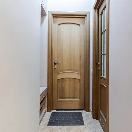 On Stavropihiiska Street 2 *