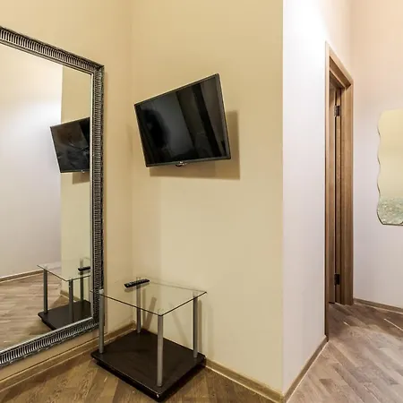 On Stavropihiiska Street 2