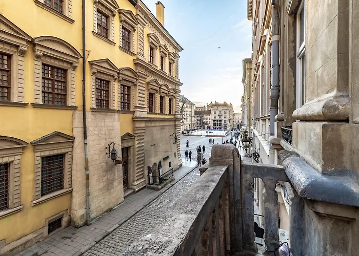 On Stavropihiiska Street 2