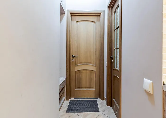 On Stavropihiiska Street 2 *