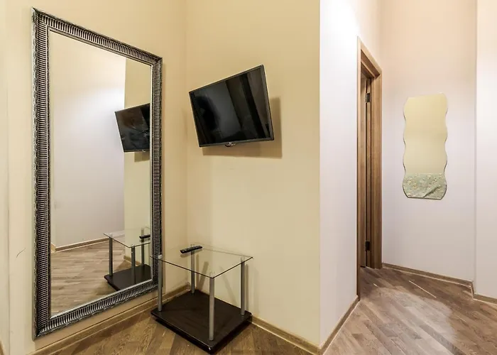 On Stavropihiiska Street 2